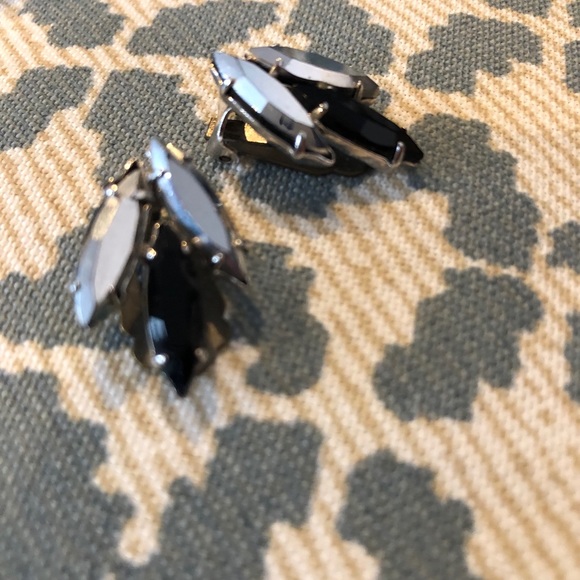 Vintage Clip on Earrings - Picture 2 of 2